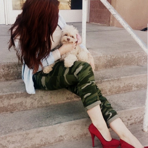 Meet your Posher, Lauren - Picture 3 of 8